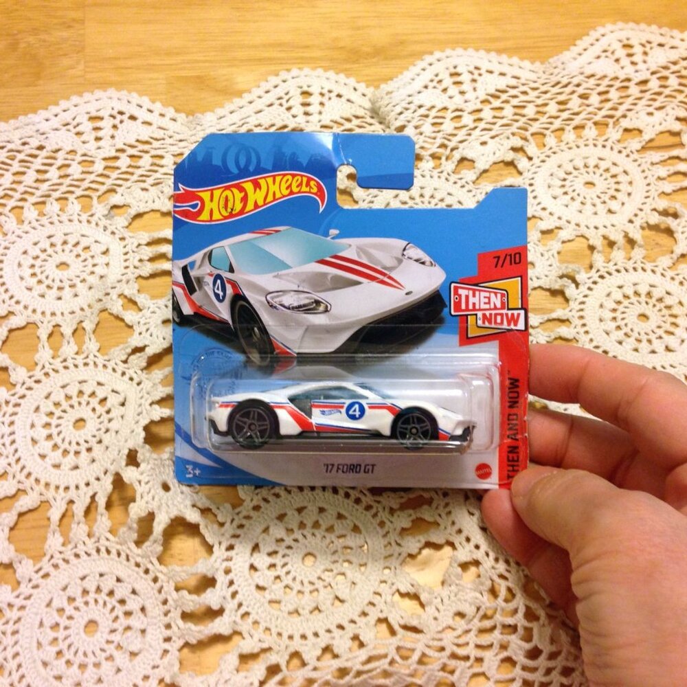 Hot Wheels Ford GT Then and Now 2021